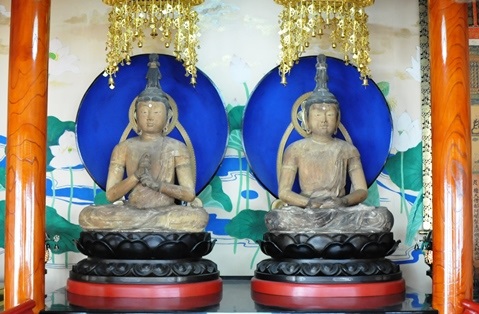 【県指定】木造大日如来坐像（二体）