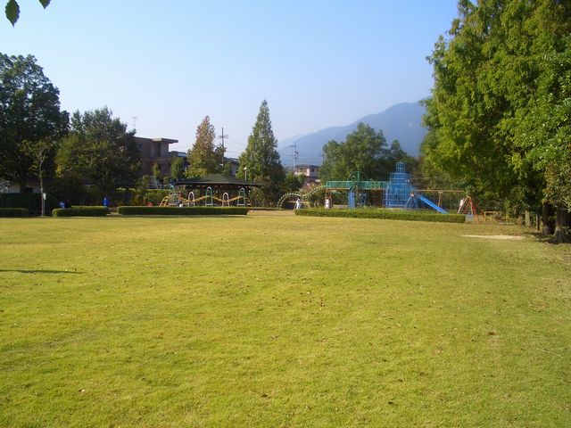 芝生広場＆遊戯広場の画像
